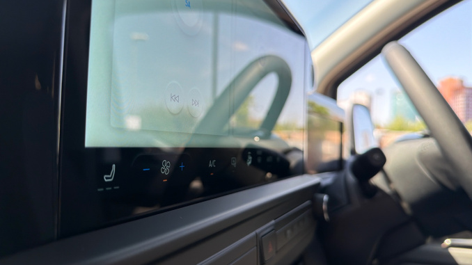 Ford Transit Custom 320 L2 Diesel Fwd 2.0 EcoBlue 136ps H1 Double Cab Van Limited Auto - Image 27